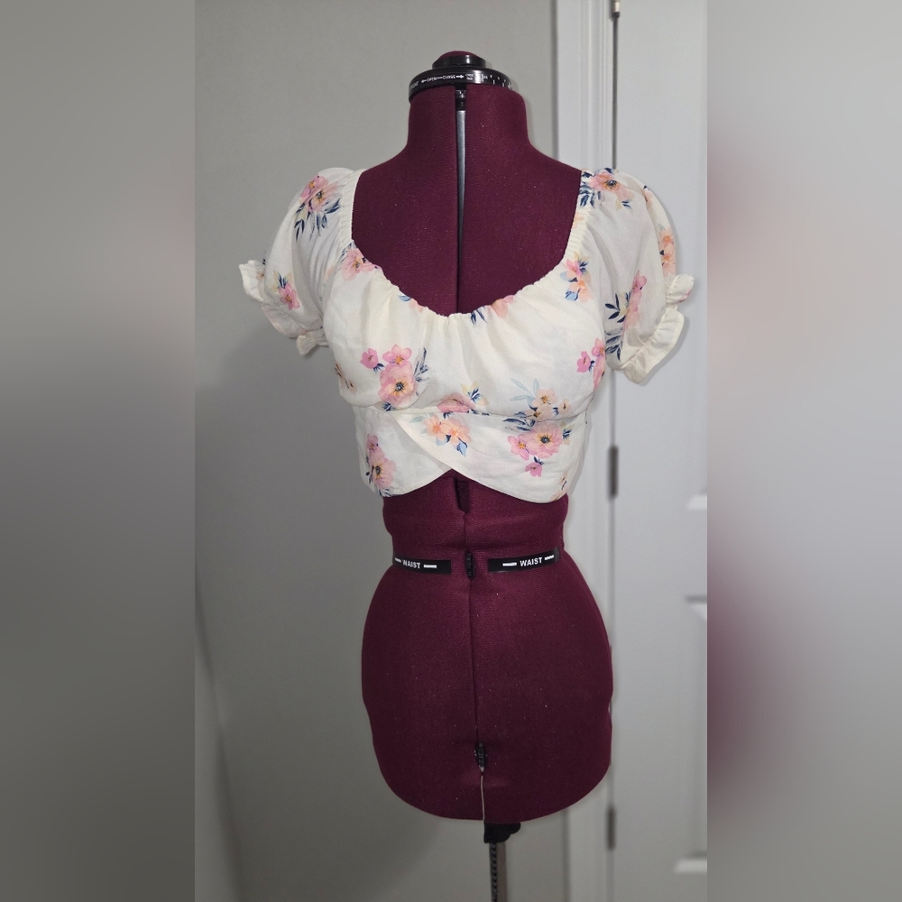 White and Pink Ruched Puff Sleeve Crop Top
